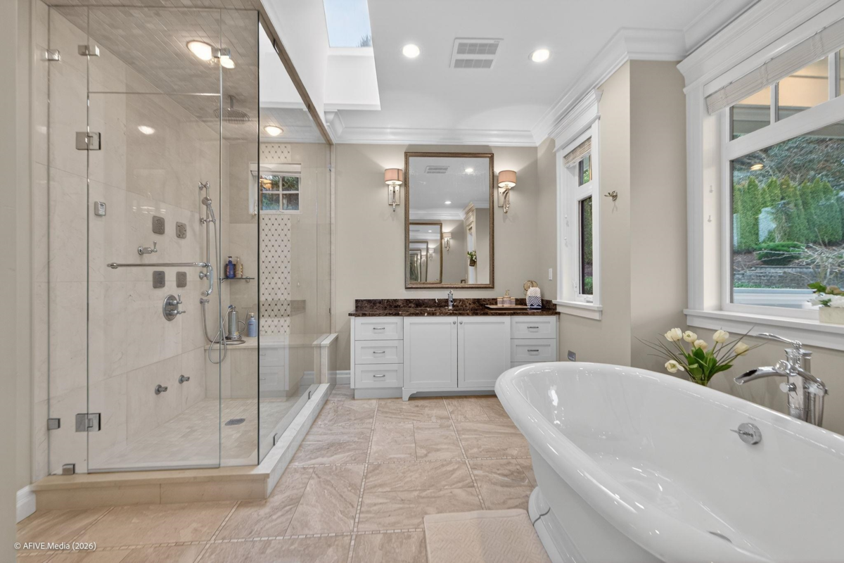 Hallway Photo of 16166 30b Avenue, Surrey, BC