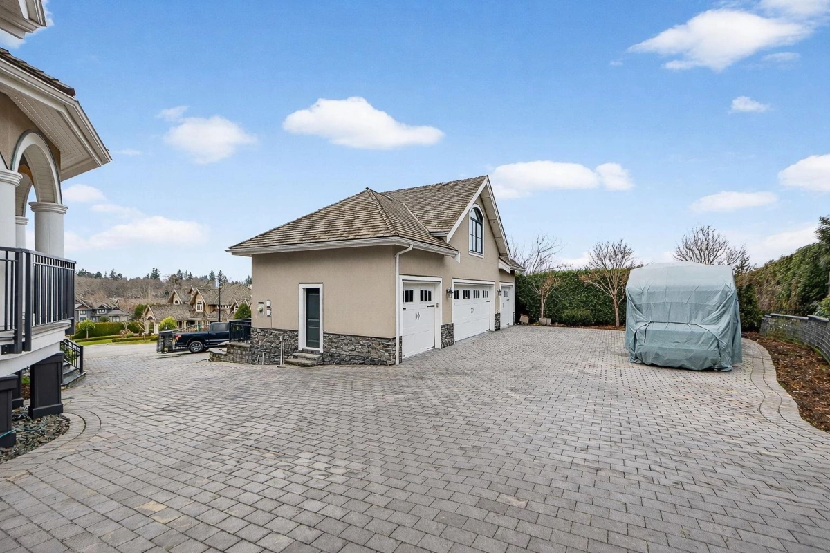 Hot Tub / Spa Photo of 16166 30b Avenue, Surrey, BC