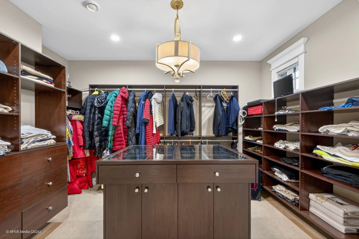 Mudroom Photo of 16166 30b Avenue, Surrey, BC