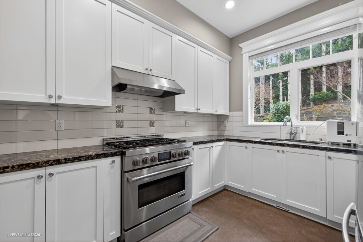 Primary Bedroom Photo of 16166 30b Avenue, Surrey, BC