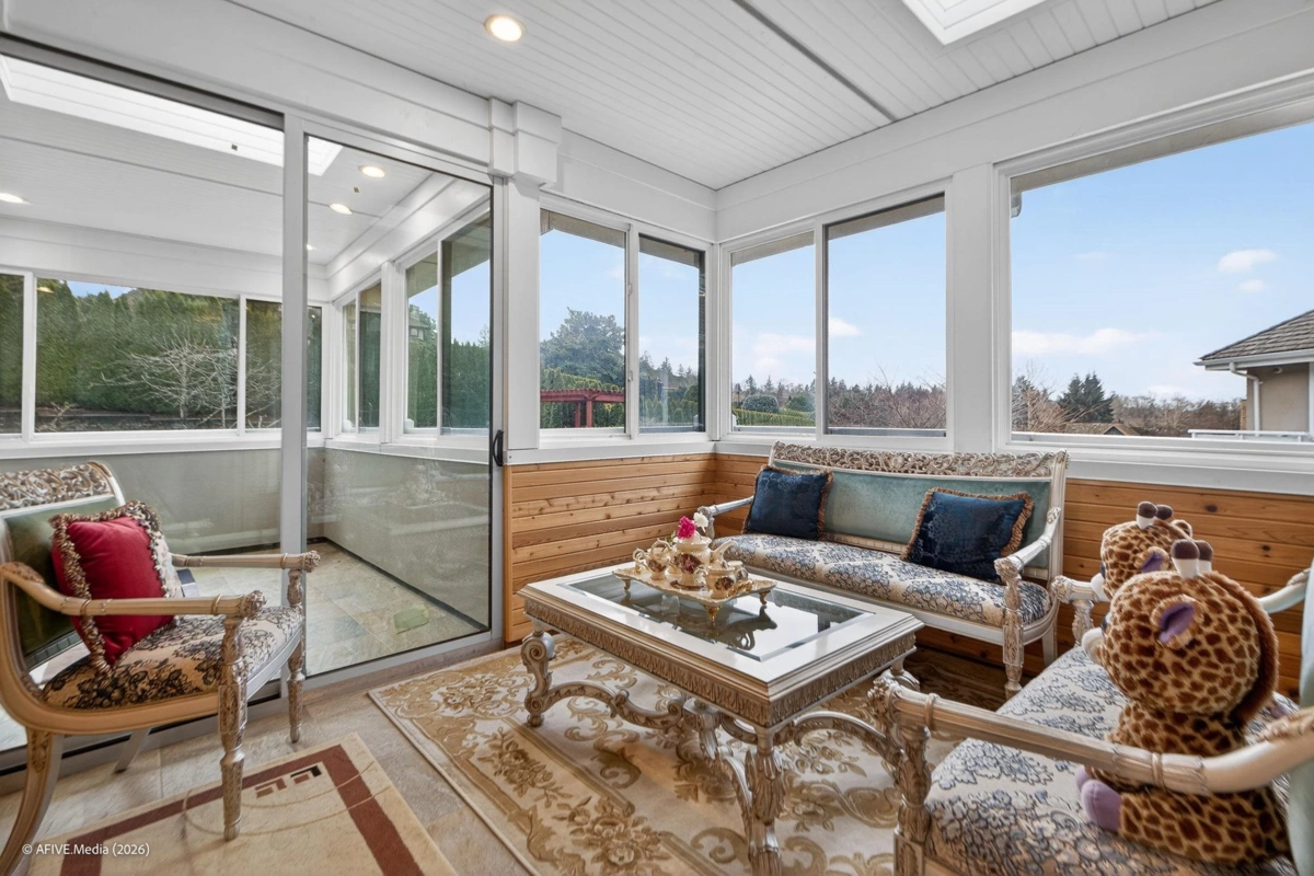 Staircase Photo of 16166 30b Avenue, Surrey, BC