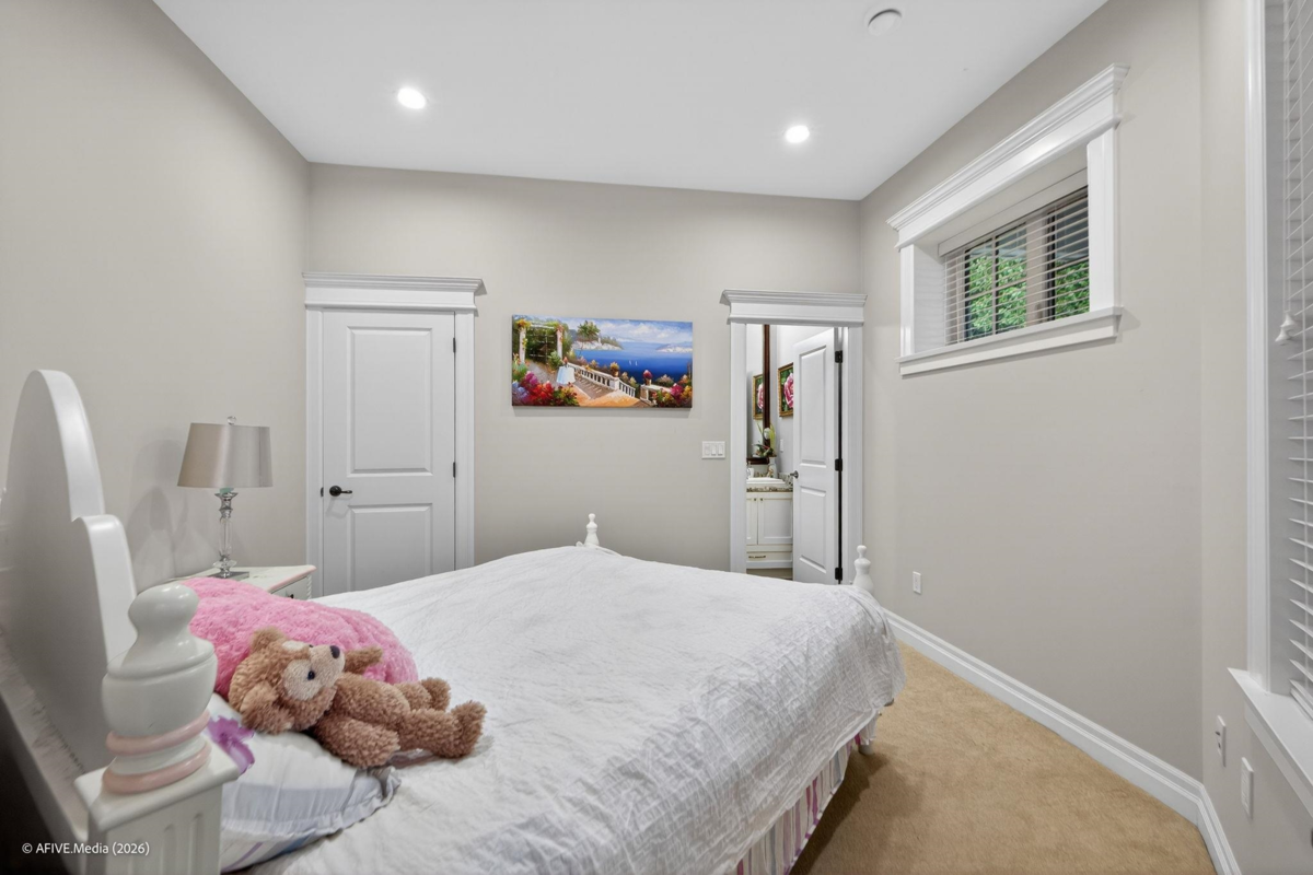 Swimming Pool Photo of 16166 30b Avenue, Surrey, BC