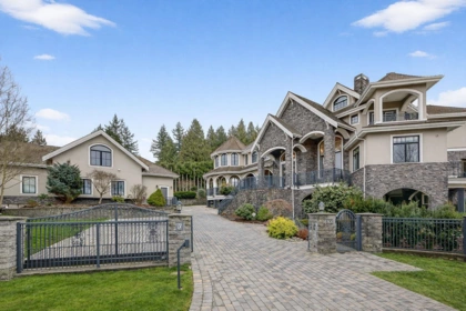 16166 30b Avenue, Surrey, BC, Serpentine — 9 bed single family residence for sale