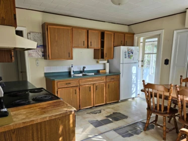547 N Fletcher Road, Gibsons, BC, Gibsons — Single Family Residence for sale