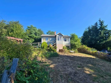 Primary Bedroom Photo of 547 N Fletcher Road, Gibsons, BC