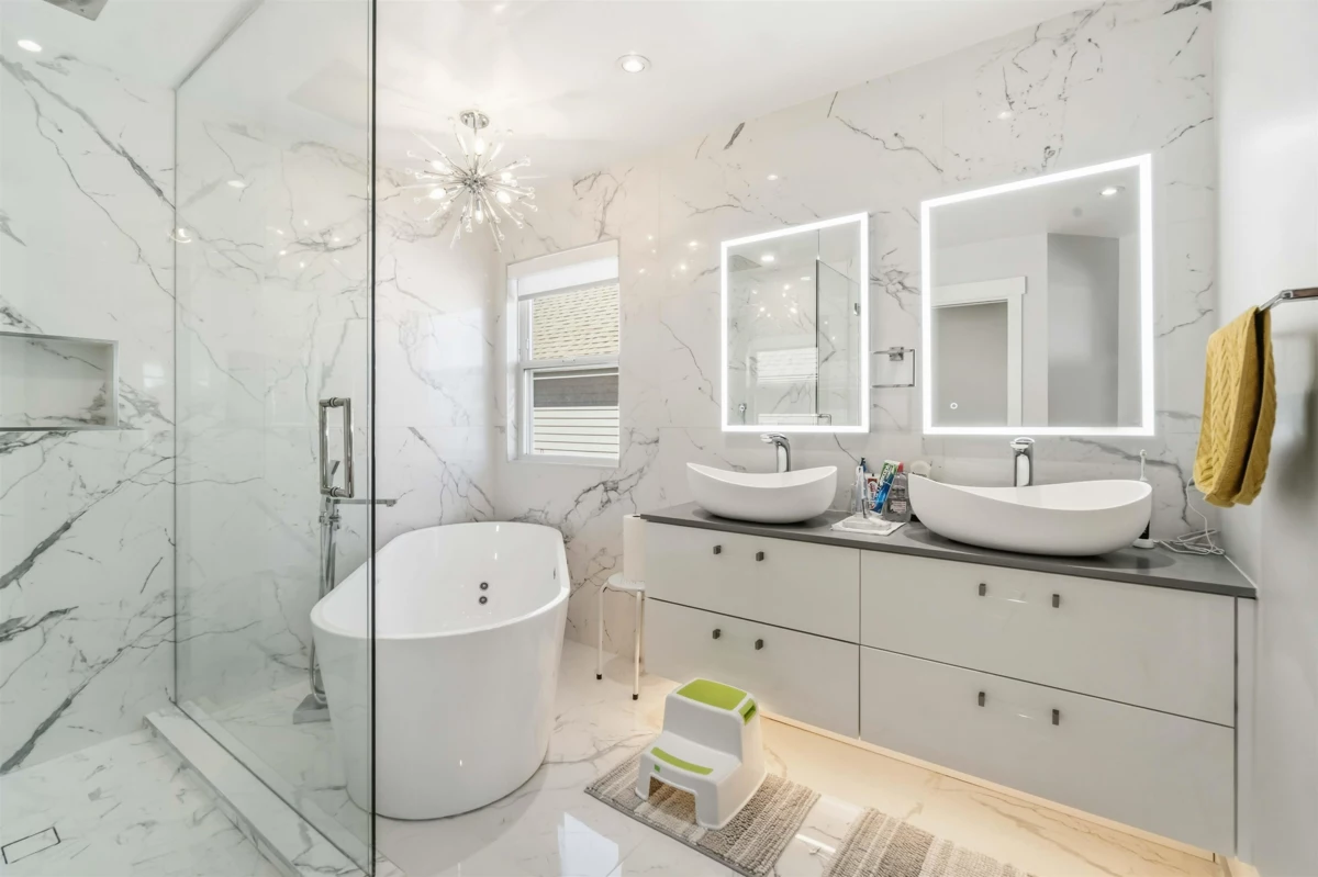 Primary Bathroom Photo of 108 Sycamore Drive, Port Moody, BC