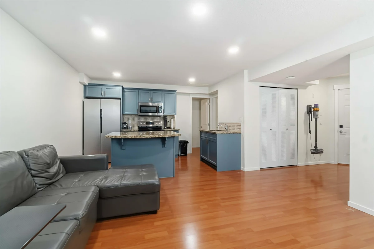 Walk-In Closet Photo of 108 Sycamore Drive, Port Moody, BC