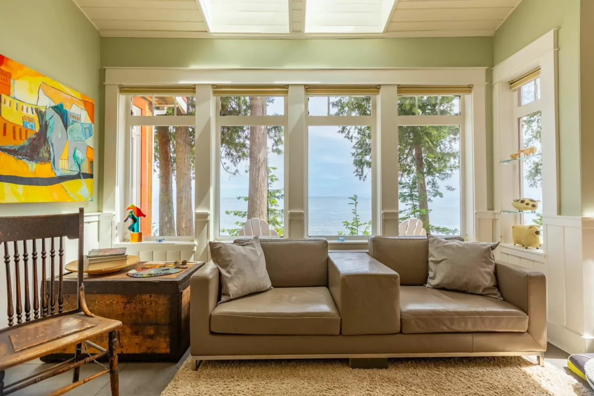 Breakfast Nook Photo of 105 Island Park Drive, Galiano Island, BC