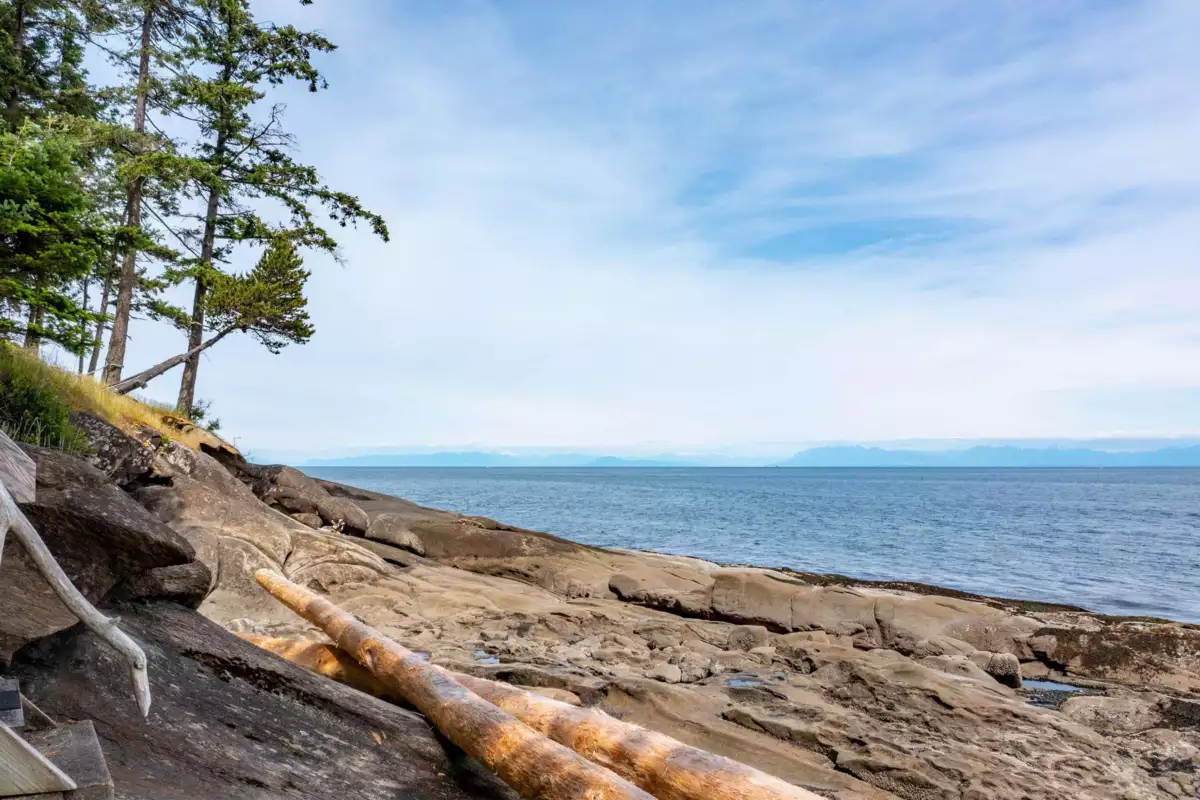 Dining Area Photo of 105 Island Park Drive, Galiano Island, BC