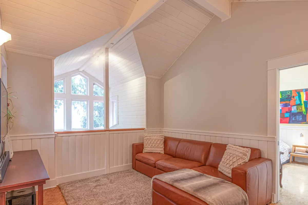 Mudroom Photo of 105 Island Park Drive, Galiano Island, BC