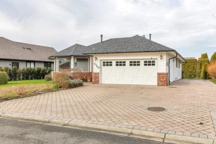 6789 Henry Street, Chilliwack, BC, Sardis East Vedder — 3 bed single family residence for sale