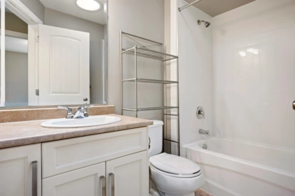 Hallway Photo of 250 Davis Crescent, Langley, BC