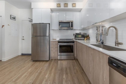 Kitchen Island Photo of 602 37881 Cleveland Avenue, Squamish, BC