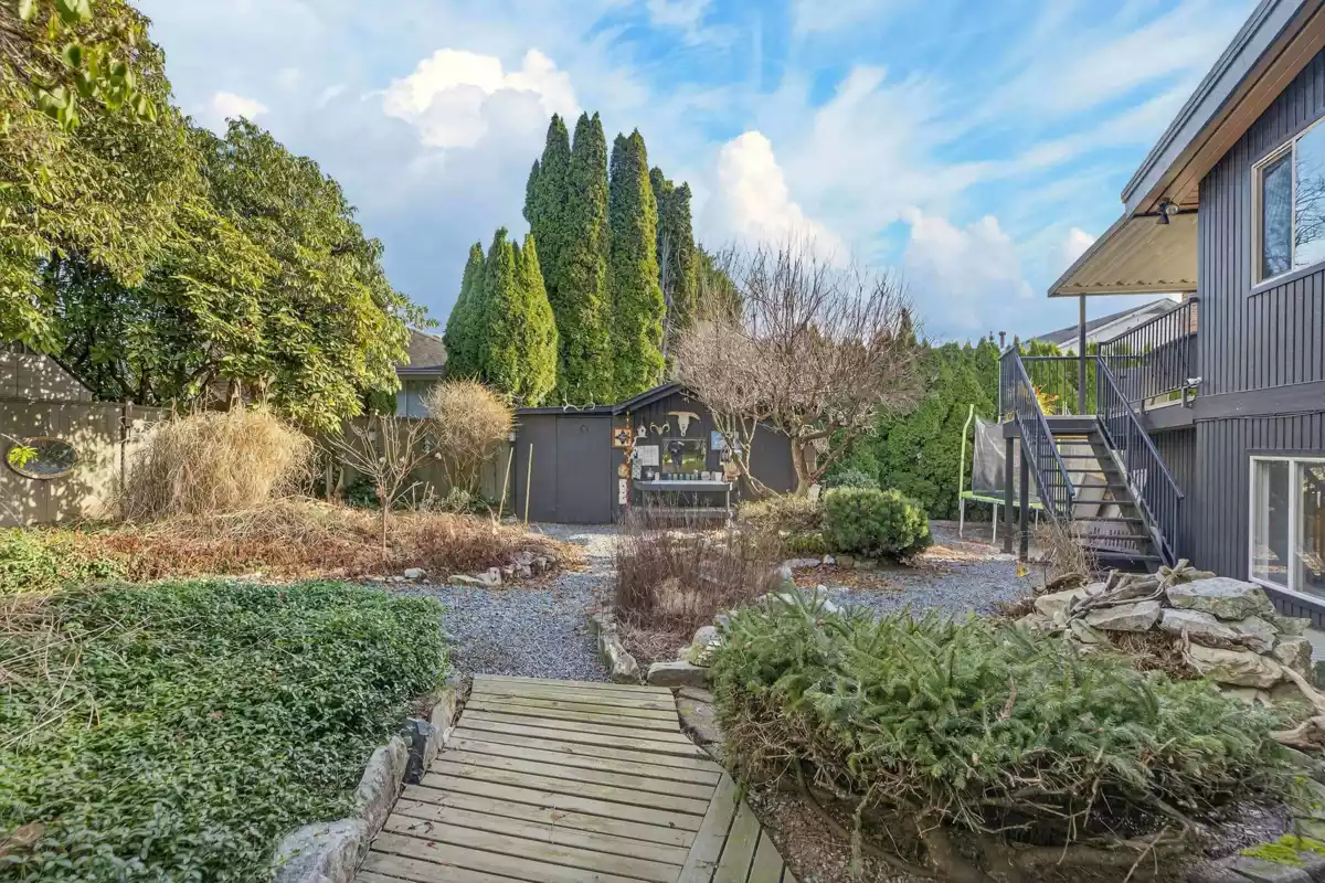 Aerial View of 33777 4 Avenue, Mission, BC