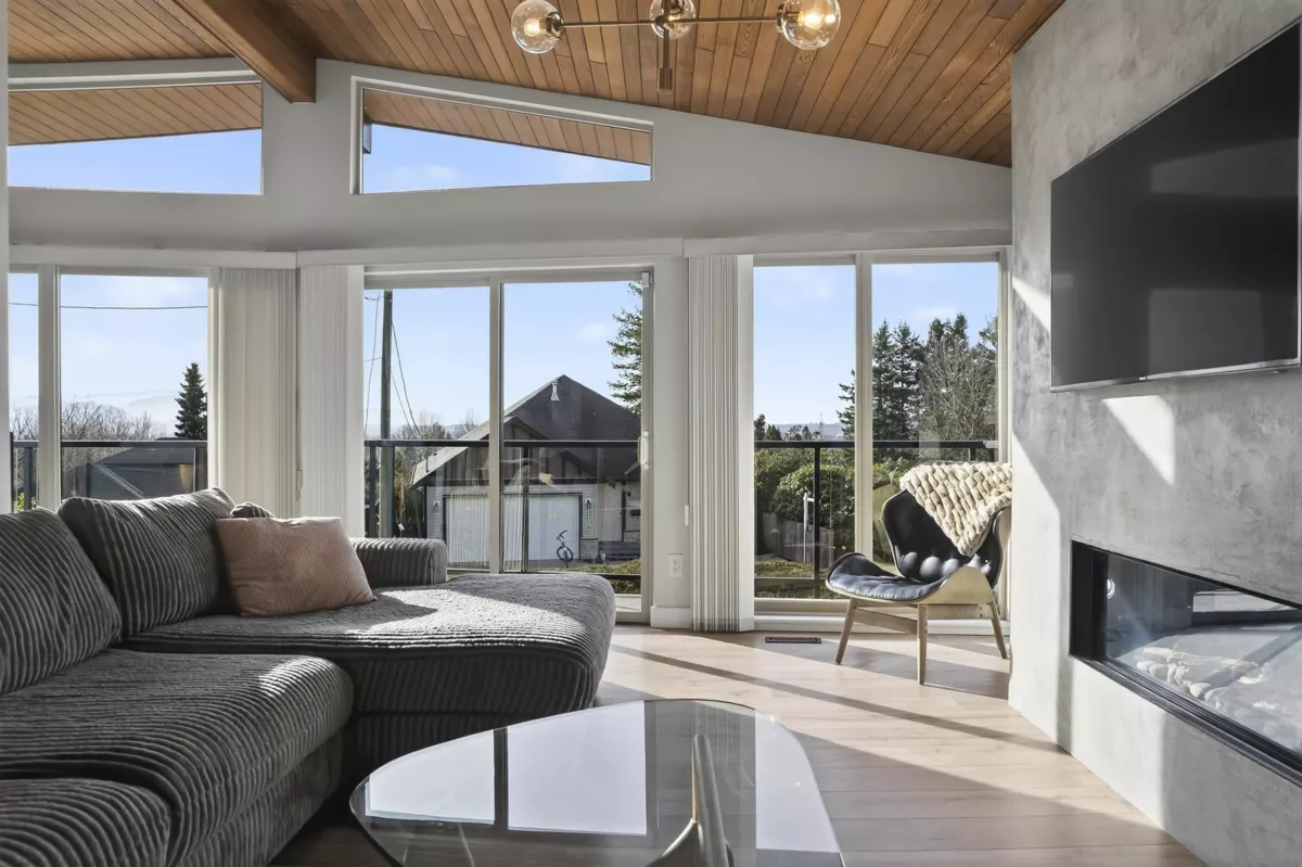 Family Room Photo of 33777 4 Avenue, Mission, BC