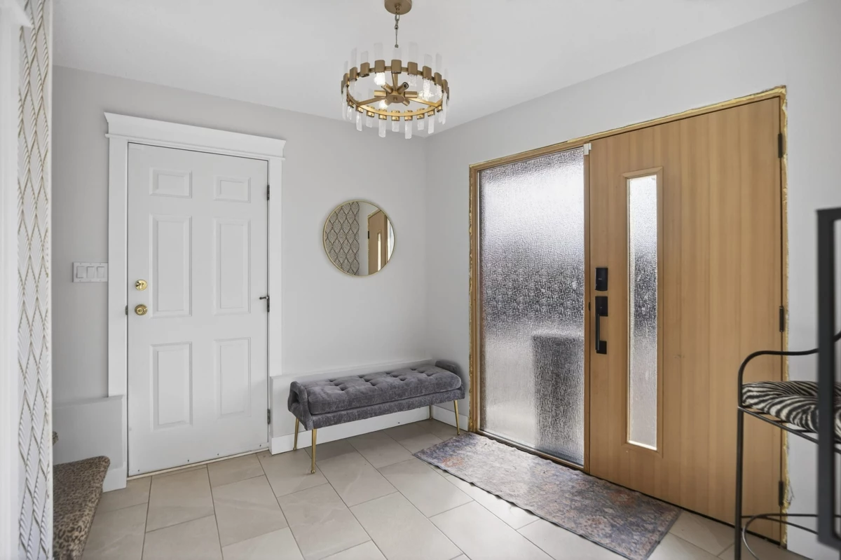 Garage Interior Photo of 33777 4 Avenue, Mission, BC