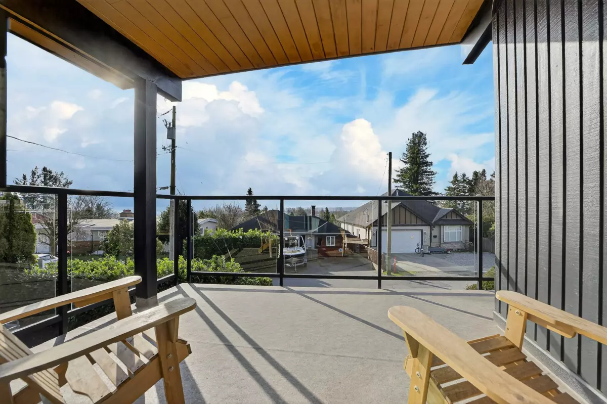 Guest Bathroom Photo of 33777 4 Avenue, Mission, BC