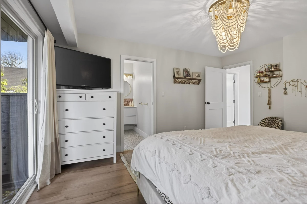 Laundry Room Photo of 33777 4 Avenue, Mission, BC