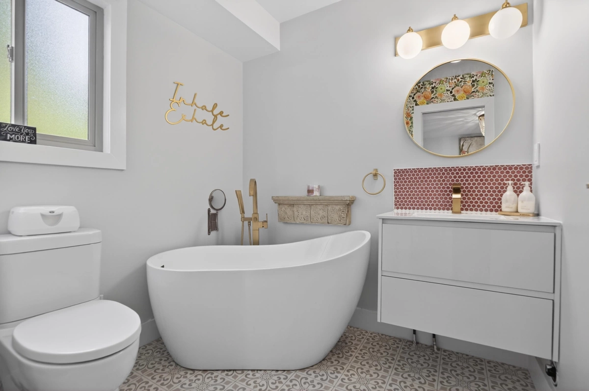 Mudroom Photo of 33777 4 Avenue, Mission, BC