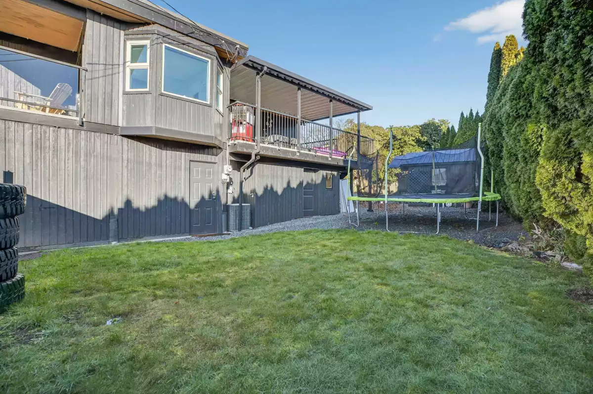 Outdoor Kitchen Photo of 33777 4 Avenue, Mission, BC