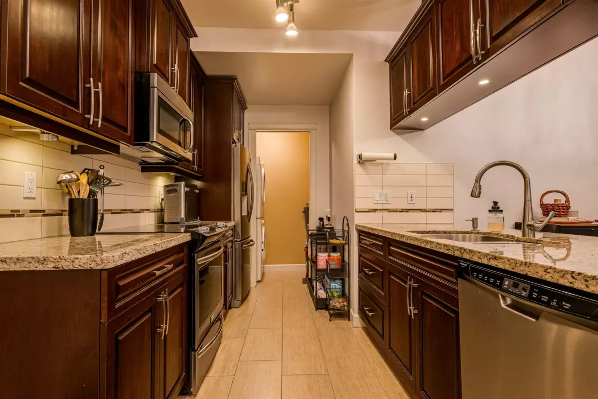 Primary Bathroom Photo of 117 12635 190a Street, Pitt Meadows, BC