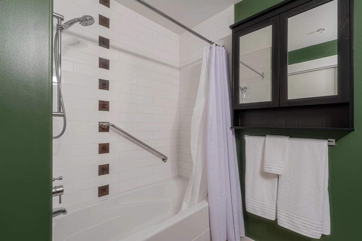 Hallway Photo of 110 1468 St. Andrews Avenue, North Vancouver, BC