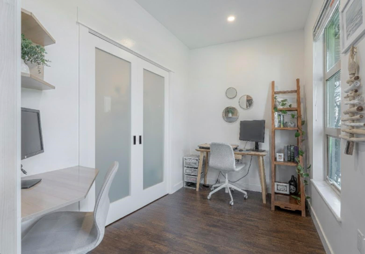 Mudroom Photo of 110 1468 St. Andrews Avenue, North Vancouver, BC