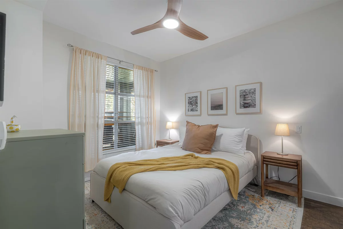 Walk-In Closet Photo of 110 1468 St. Andrews Avenue, North Vancouver, BC