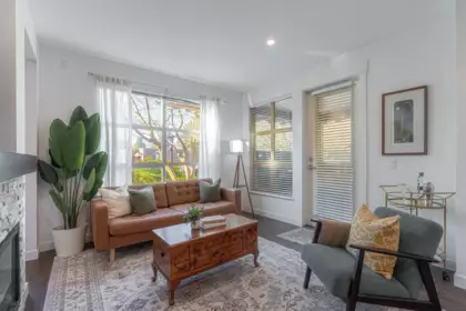 110 1468 St. Andrews Avenue, North Vancouver, BC