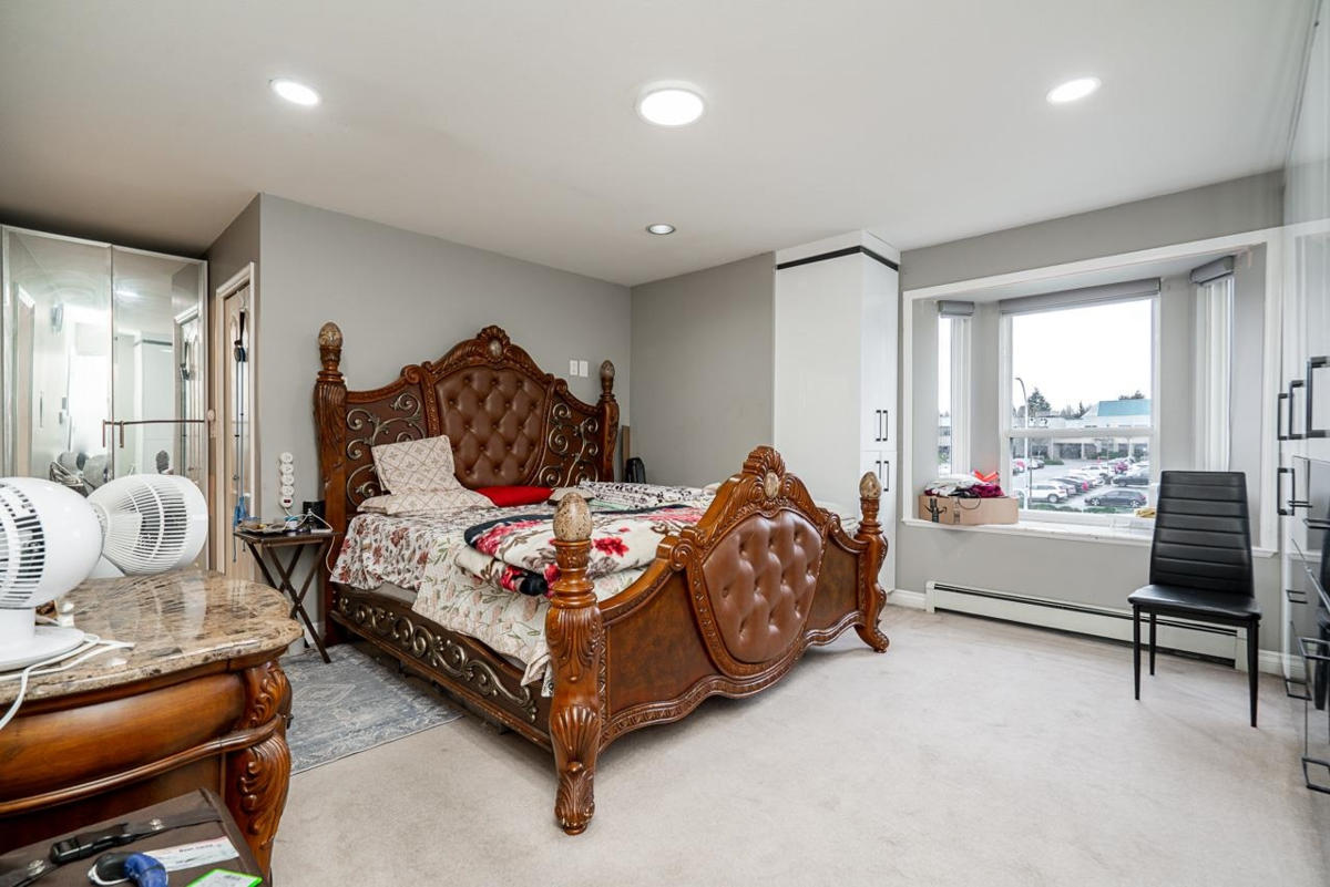 Laundry Room Photo of 14532 84 Avenue, Surrey, BC