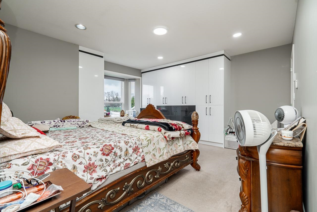 Mudroom Photo of 14532 84 Avenue, Surrey, BC