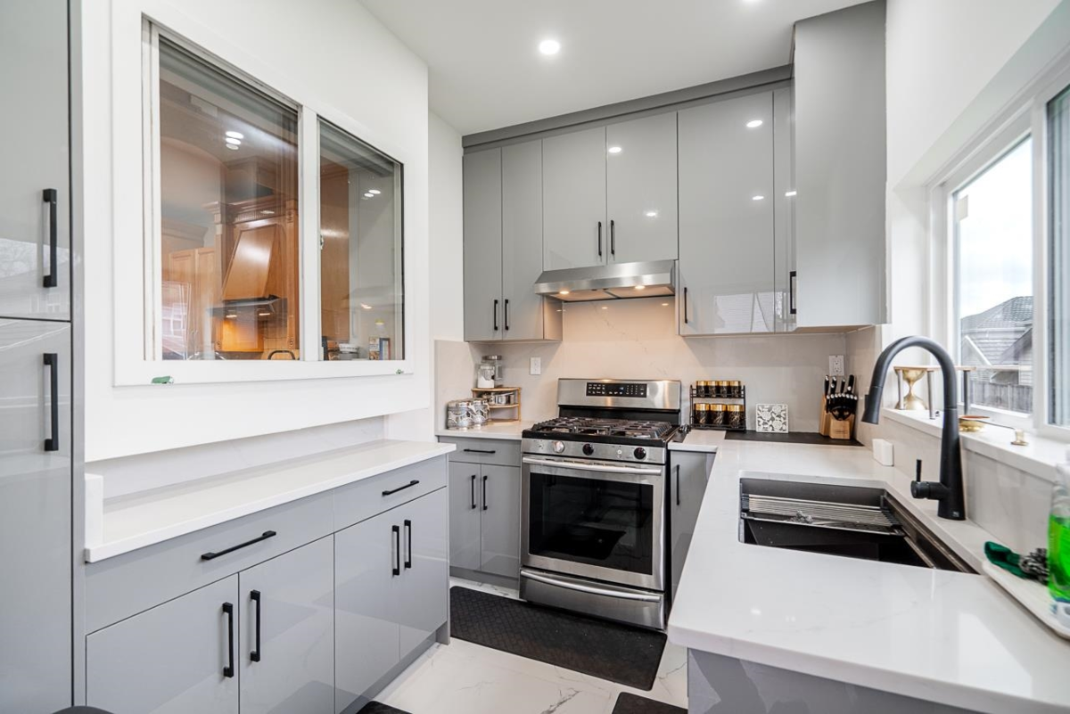 Powder Room Photo of 14532 84 Avenue, Surrey, BC