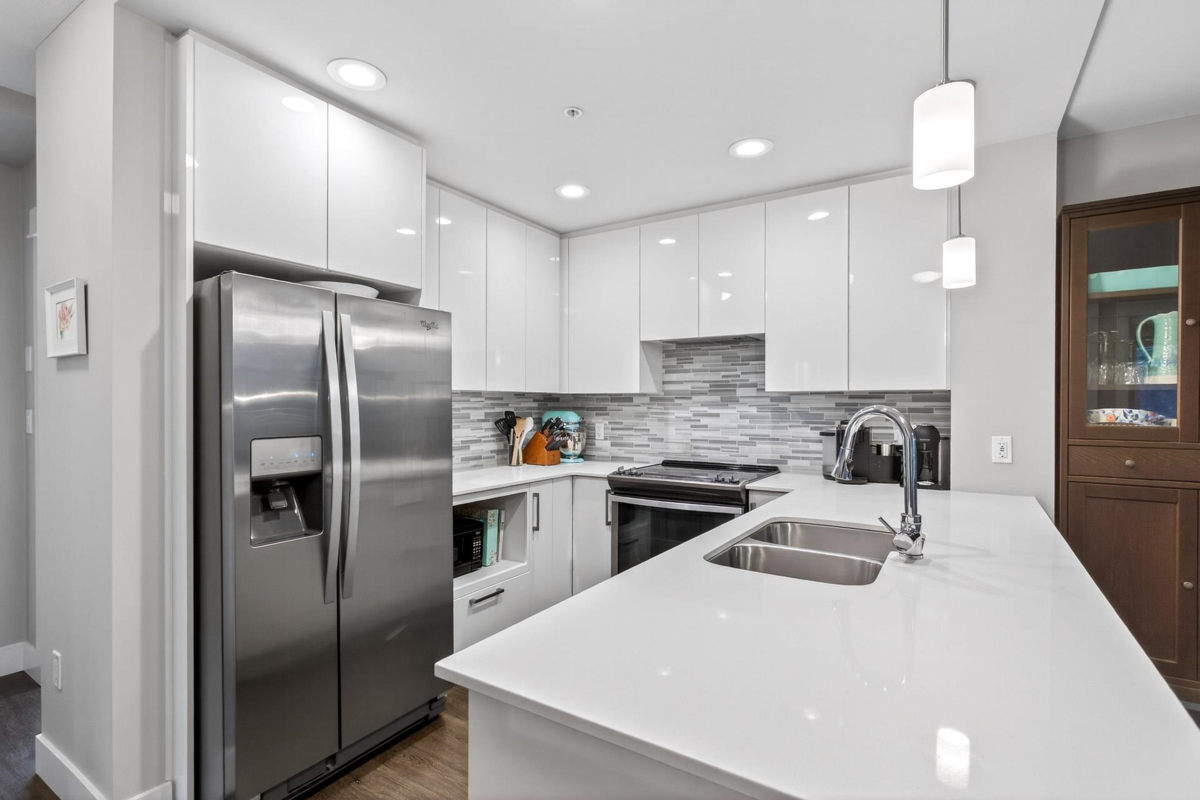Dining Area Photo of 103 2465 Wilson Avenue, Port Coquitlam, BC