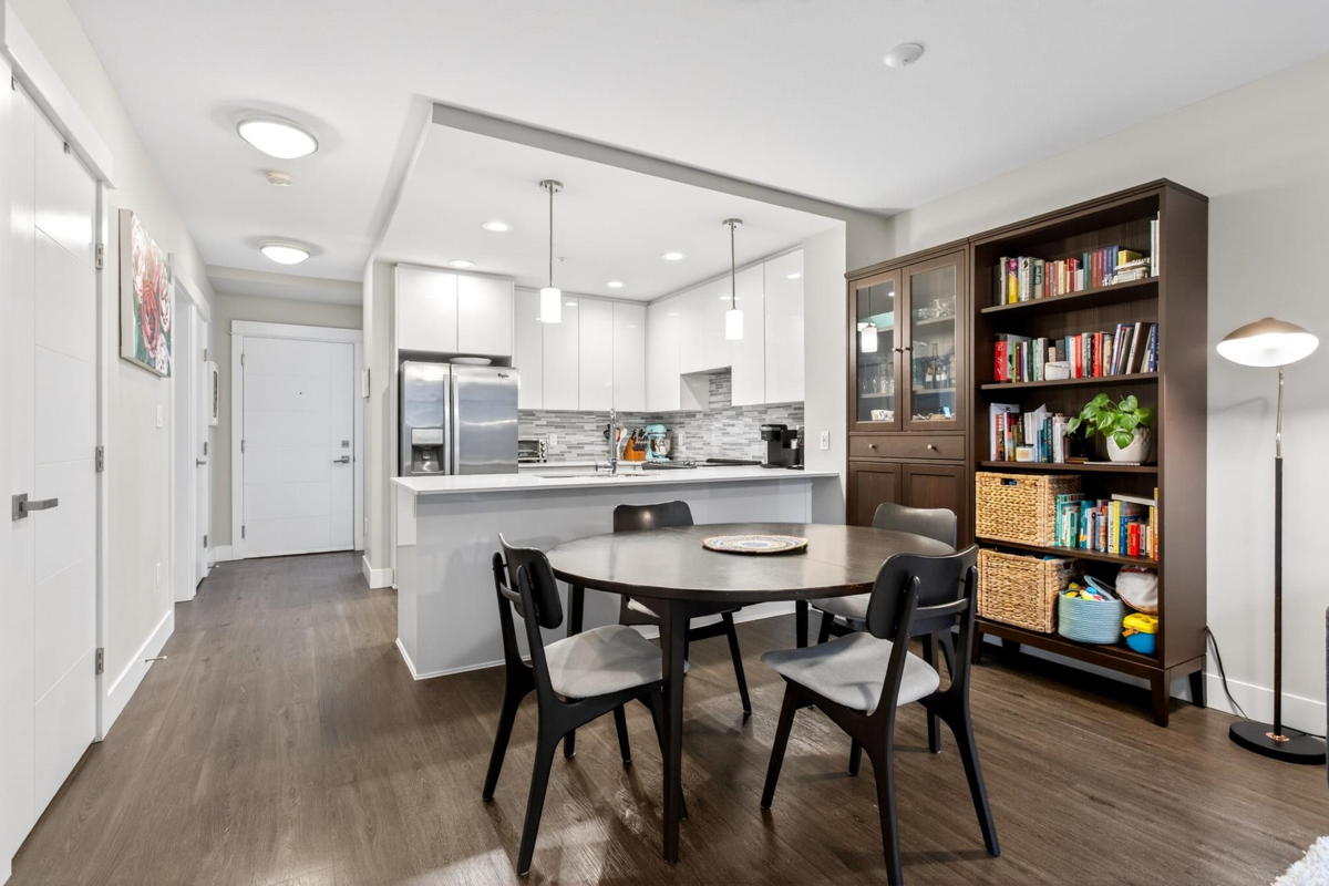 Kitchen Photo of 103 2465 Wilson Avenue, Port Coquitlam, BC