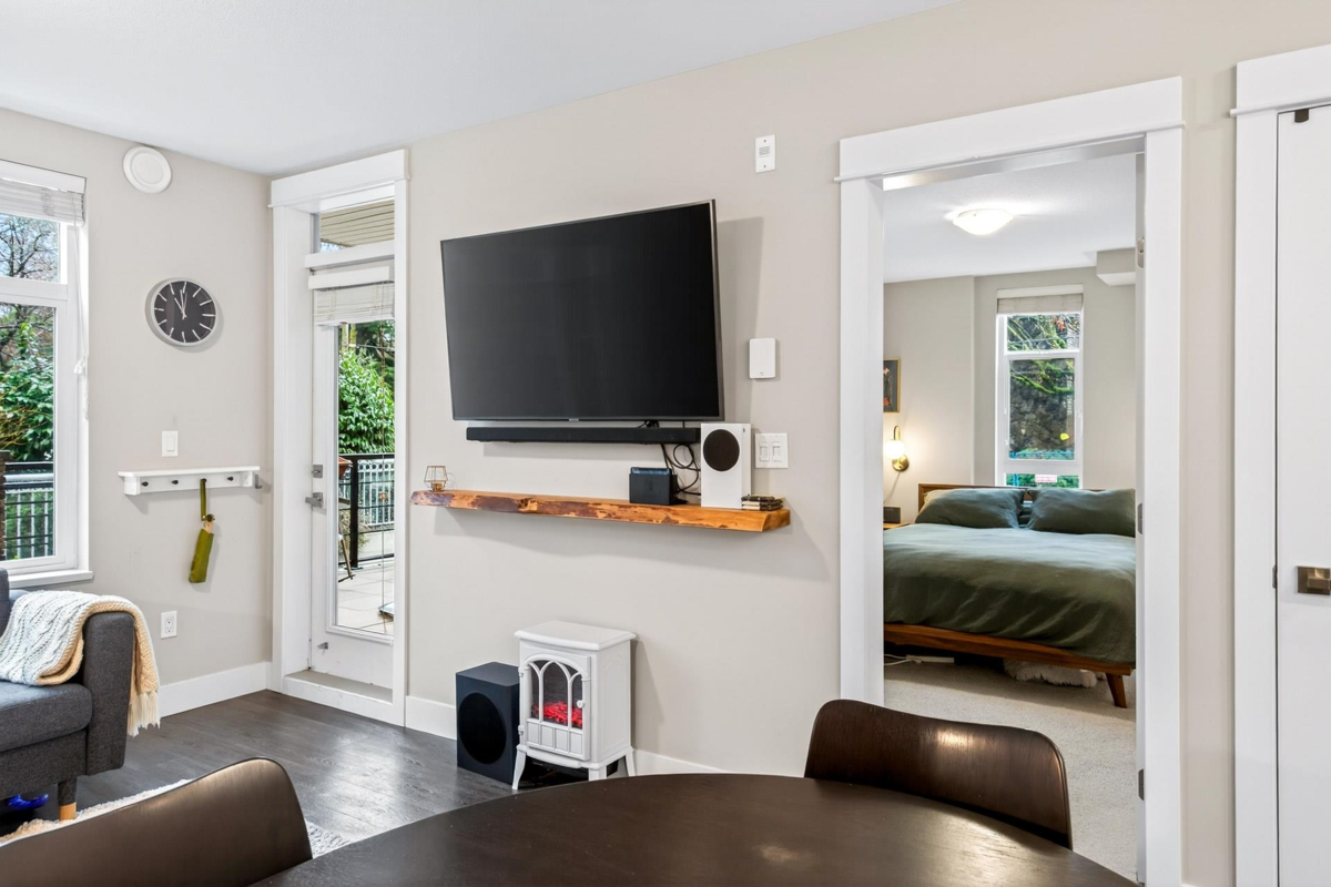 Powder Room Photo of 103 2465 Wilson Avenue, Port Coquitlam, BC