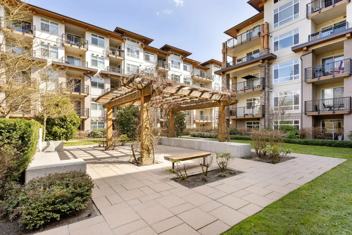 Swimming Pool Photo of 103 2465 Wilson Avenue, Port Coquitlam, BC