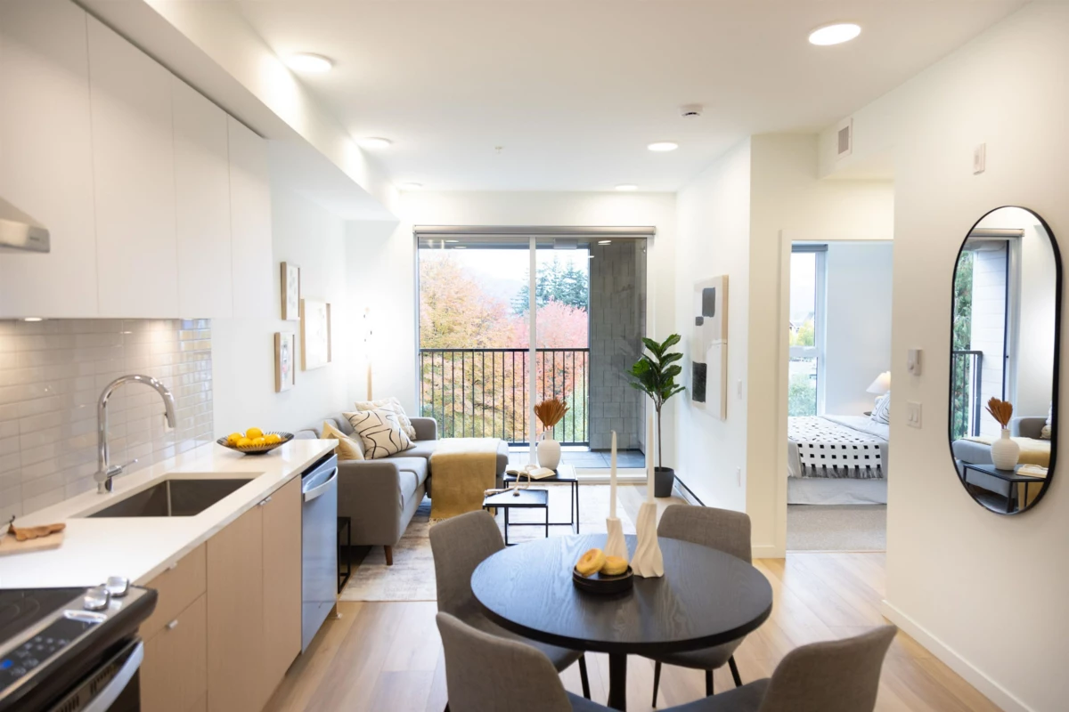 Living Room Photo of 406 37994 Second Avenue, Squamish, BC