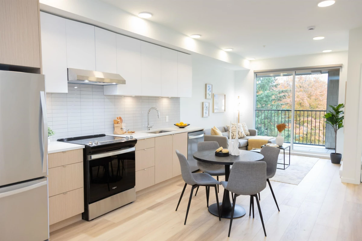 Primary Bathroom Photo of 406 37994 Second Avenue, Squamish, BC