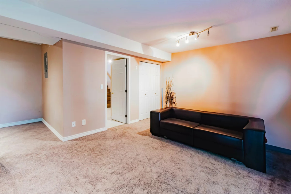 Guest Bathroom Photo of 9 7140 132 Street, Surrey, BC