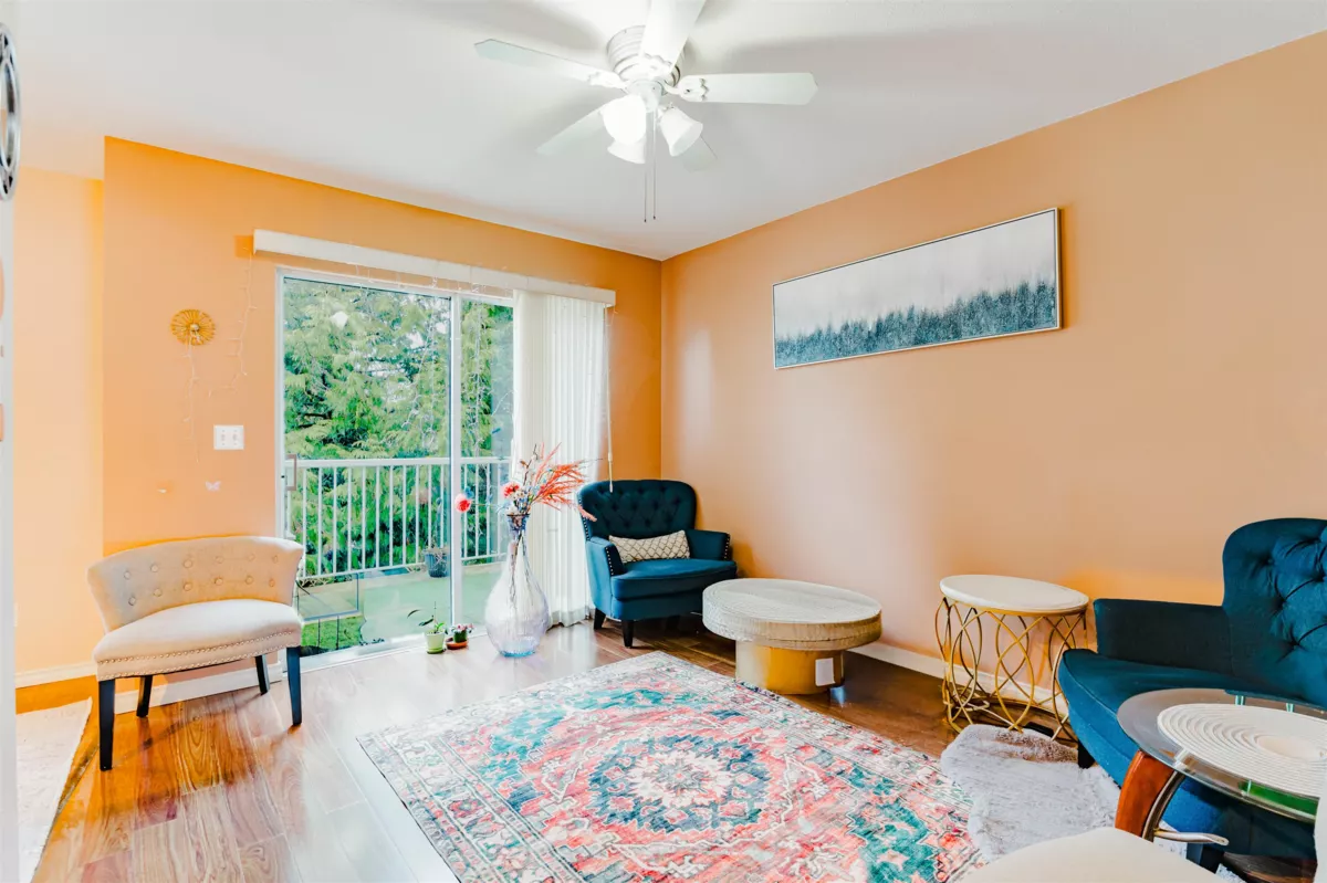 Kitchen Island Photo of 9 7140 132 Street, Surrey, BC