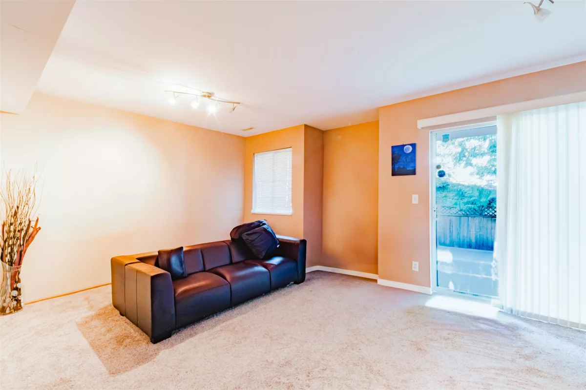 Powder Room Photo of 9 7140 132 Street, Surrey, BC