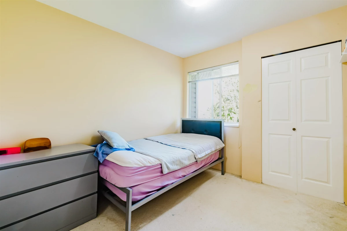 Walk-In Closet Photo of 9 7140 132 Street, Surrey, BC