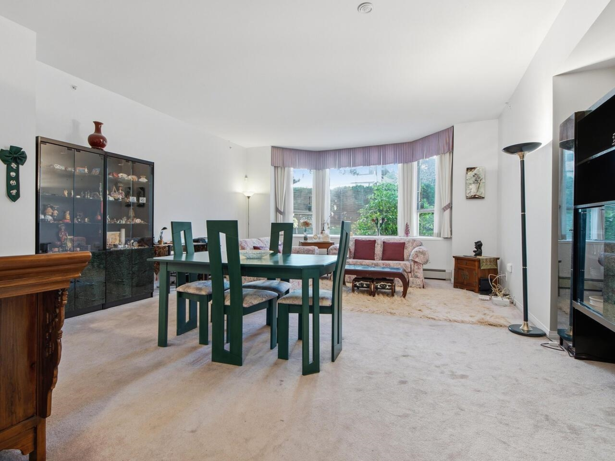 Dining Area Photo of 101 2108 W 38th Avenue, Vancouver, BC