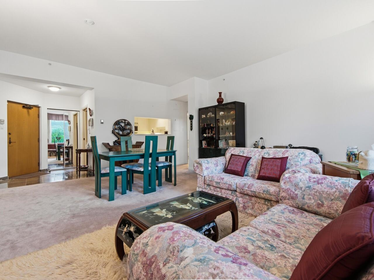 Family Room Photo of 101 2108 W 38th Avenue, Vancouver, BC