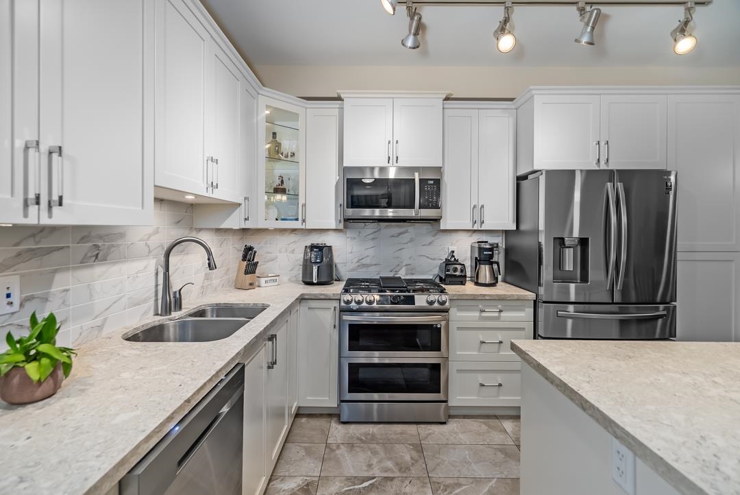 Kitchen Photo of 309 8561 203a Street, Langley, BC
