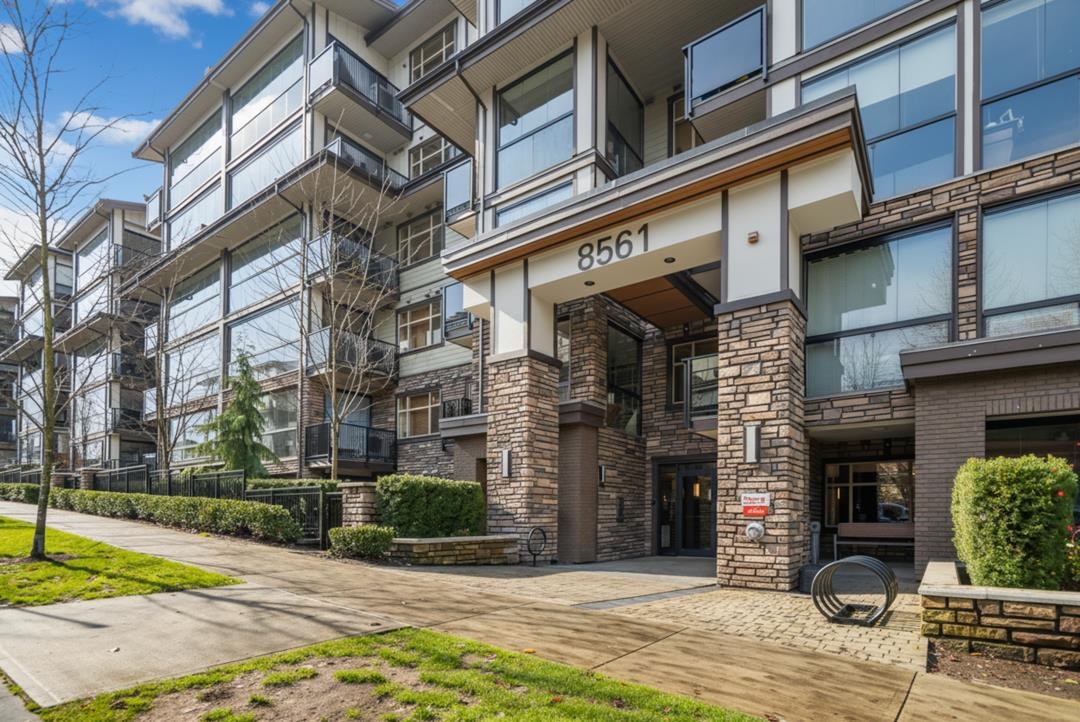 Swimming Pool Photo of 309 8561 203a Street, Langley, BC