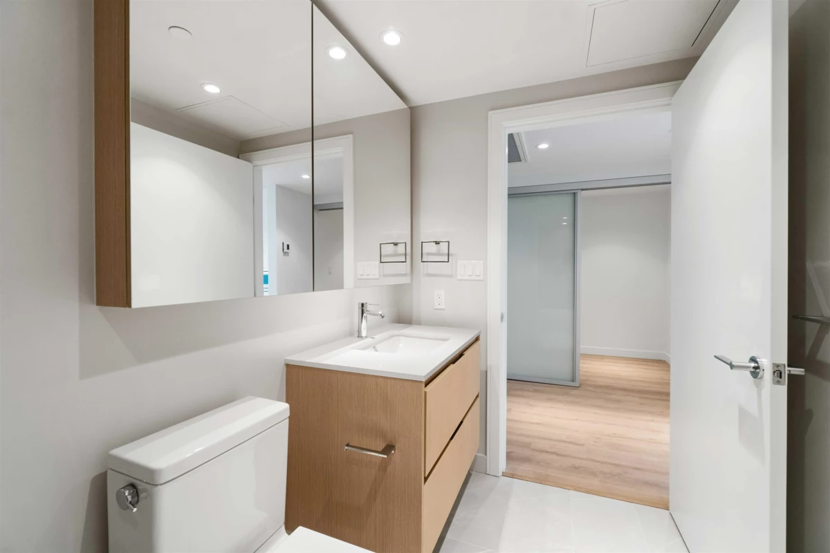 Entry Foyer Photo of 2304 1500 Fern Street, North Vancouver, BC