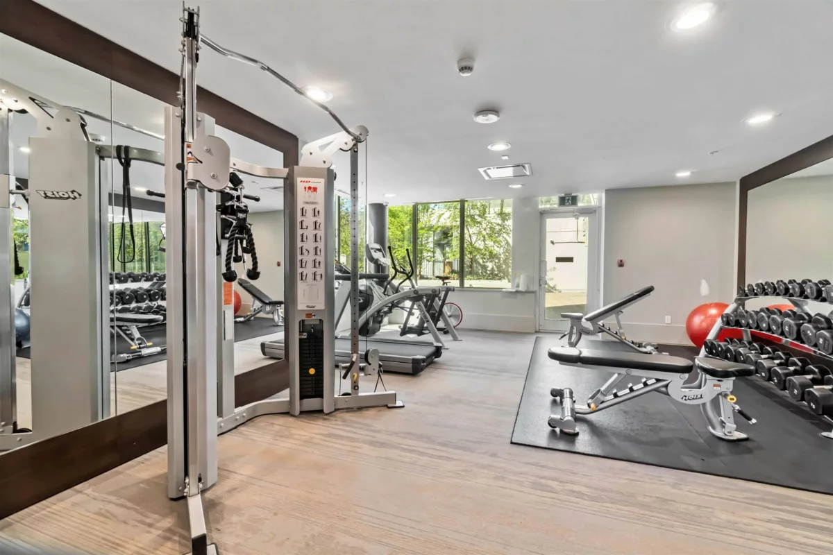 Front Yard Photo of 2304 1500 Fern Street, North Vancouver, BC