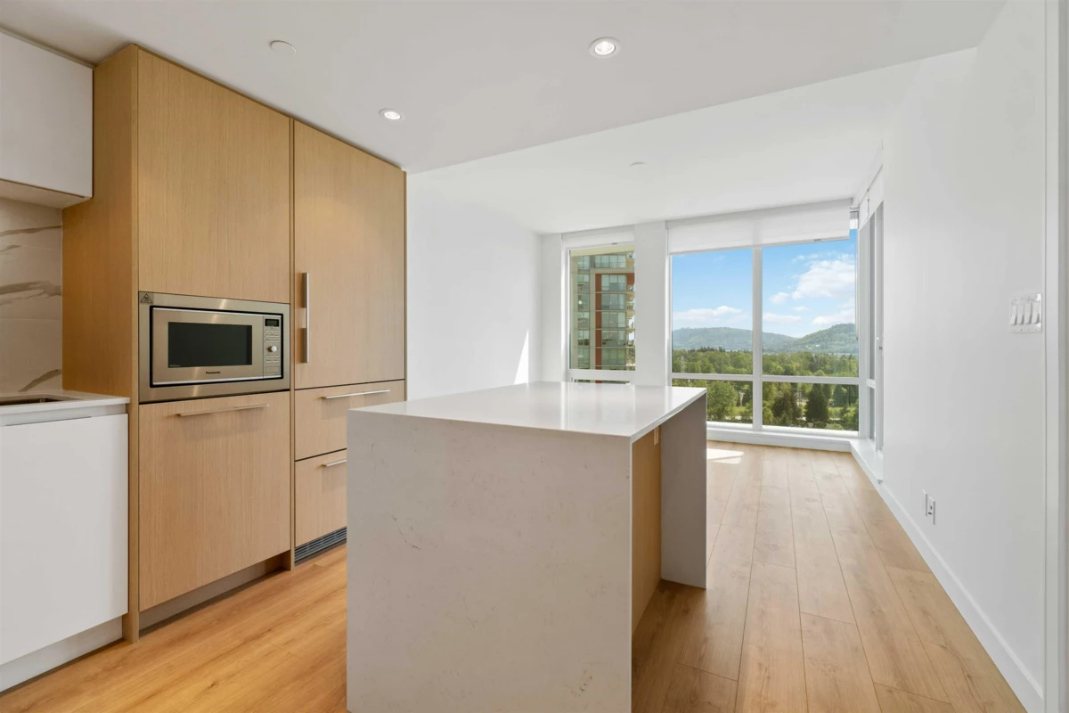 Kitchen Island Photo of 2304 1500 Fern Street, North Vancouver, BC