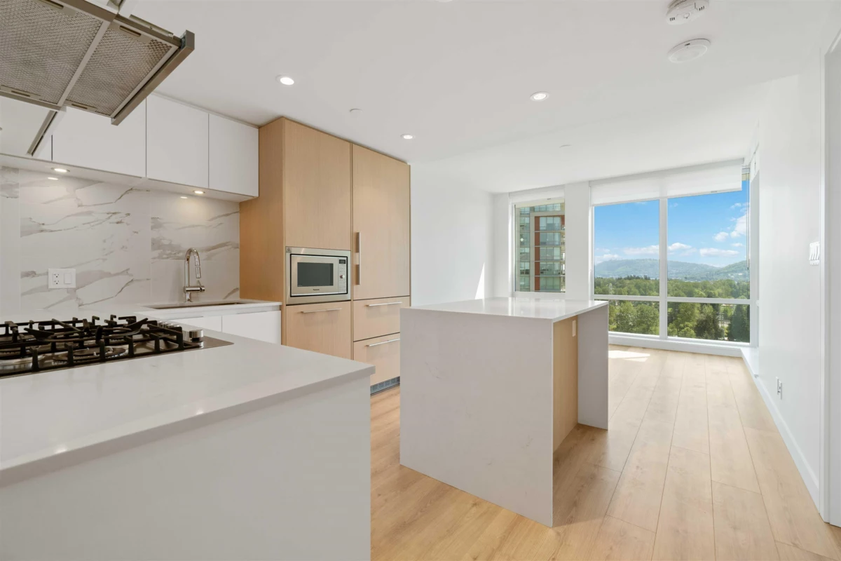 Kitchen Photo of 2304 1500 Fern Street, North Vancouver, BC